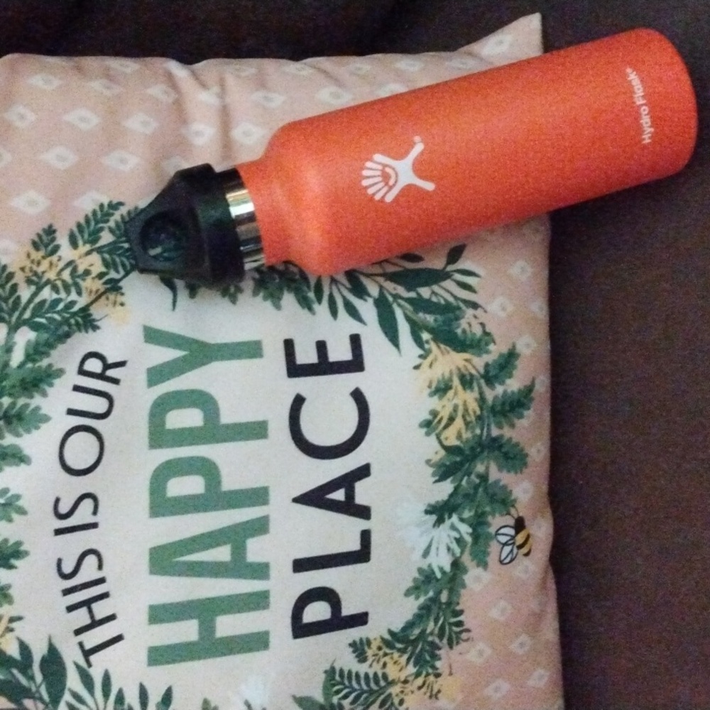 Coral 21oz Hydro Flask Bottle
